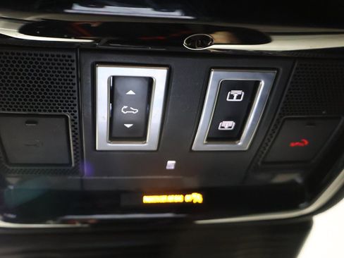 Used 2021 Land Rover Range Rover Velar R-Dynamic S image 45