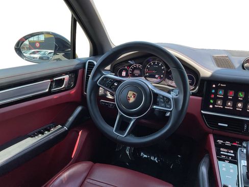 Used 2023 Porsche Cayenne Platinum Edition AWD/4WD image 11