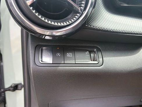 Used 2026 Chevrolet Equinox LT FWD image 24