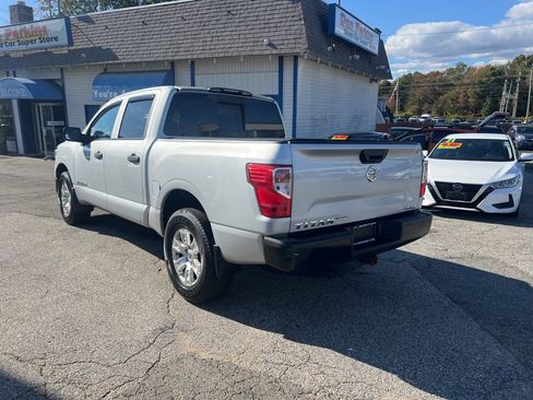 Used 2018 Nissan Titan S w/ S Utility Package image 3