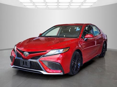 Used 2021 Toyota Camry XSE image 9