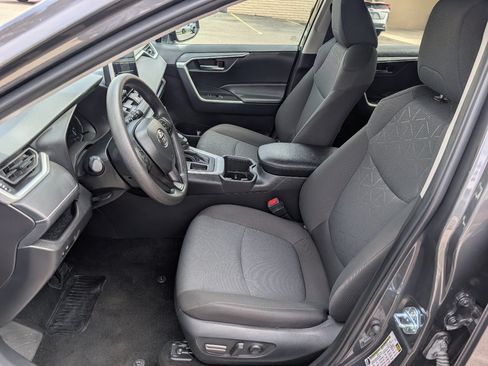 Used 2025 Toyota RAV4 XLE FWD image 2