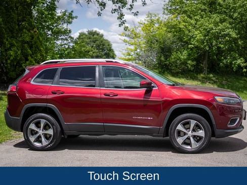 Used 2019 Jeep Cherokee Limited w/ Luxury Group AWD/4WD image 4