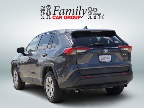 Used 2022 Toyota RAV4 LE FWD image 3