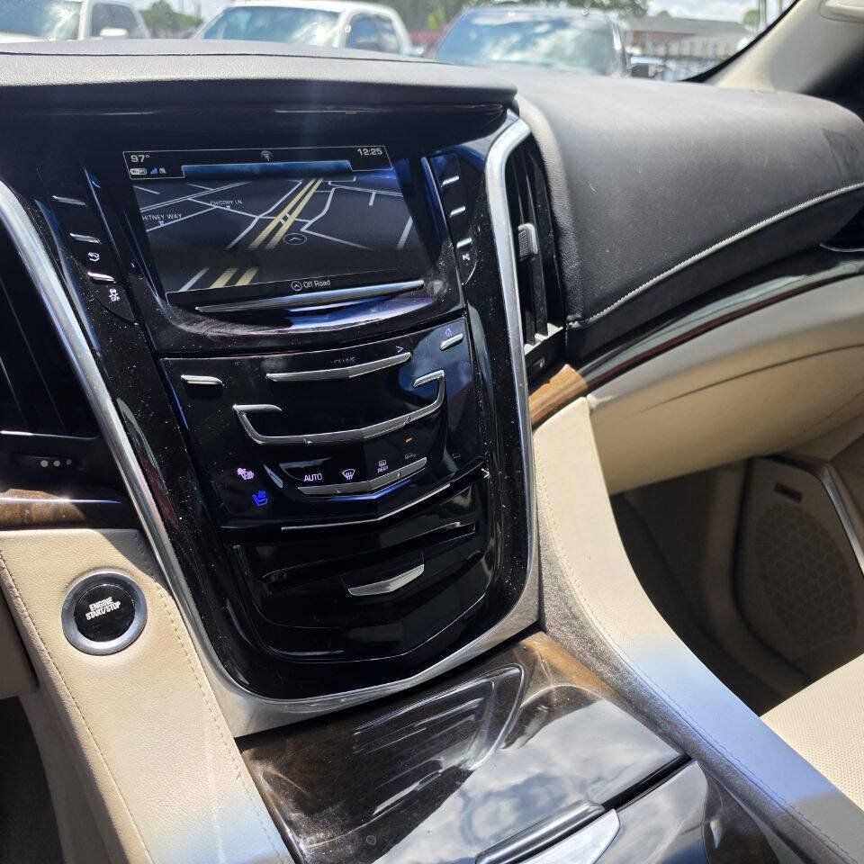 Used 2019 Cadillac Escalade Luxury RWD image 10