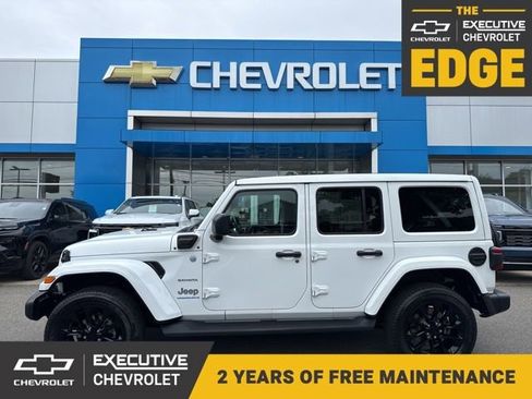 Used 2023 Jeep Wrangler Unlimited Sahara w/ Cold Weather Group AWD/4WD image 1