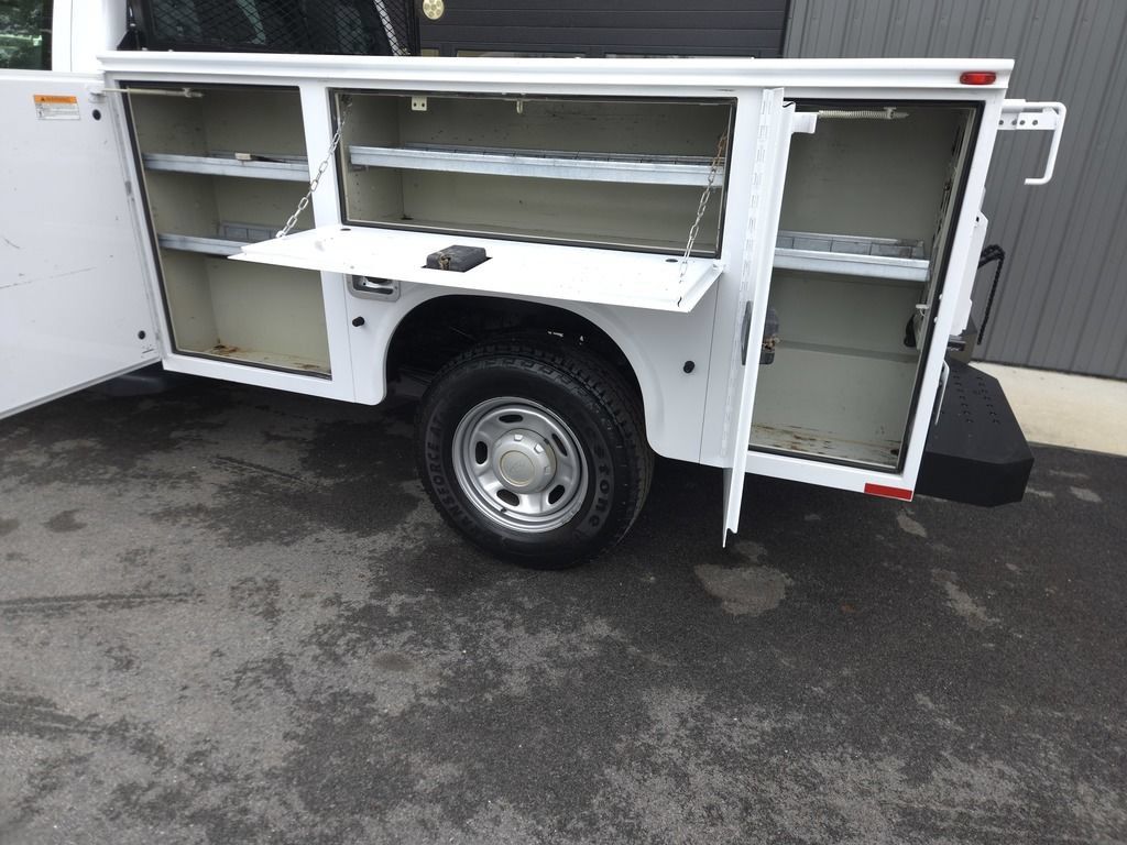 Used 2016 Ford F250 XL w/ Power Equipment Group AWD/4WD image 4