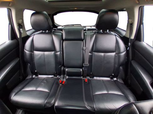 Used 2020 Nissan Pathfinder Platinum AWD/4WD image 13