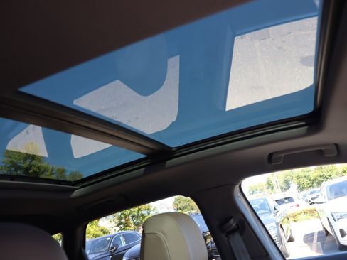 Used 2023 Audi Q4 e-tron Premium Plus w/ Premium Plus image 15