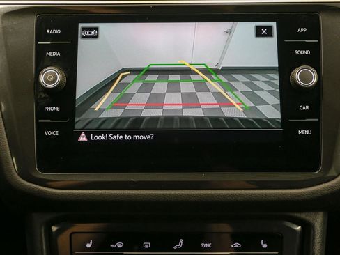 Certified 2023 Volkswagen Tiguan SE R-Line AWD/4WD image 37