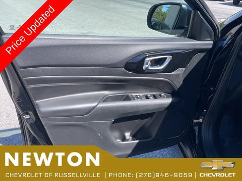 Used 2022 Jeep Compass Latitude AWD/4WD image 7