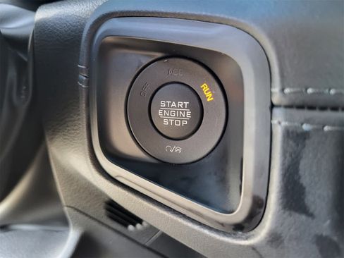 Used 2024 Jeep Wrangler Rubicon w/ Convenience Group image 21