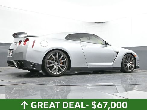 Used 2012 Nissan GT-R Premium image 52