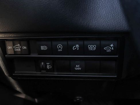 Used 2023 Toyota Tundra Limited image 32