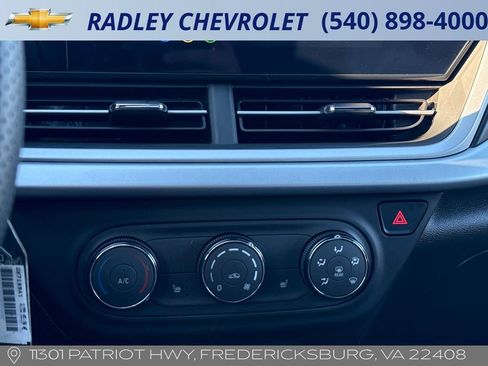 Certified 2024 Chevrolet Trax RS w/ Sunroof Package image 19