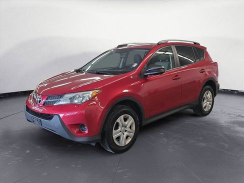 Used 2014 Toyota RAV4 LE image 2