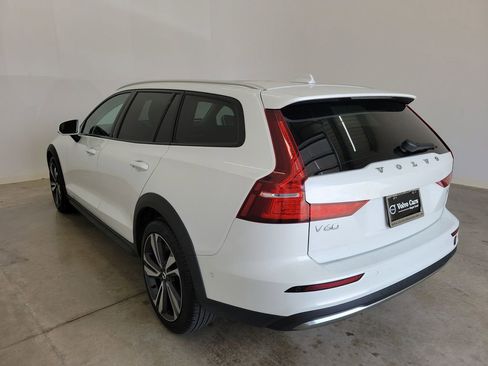 Used 2025 Volvo V60 B5 Cross Country Plus AWD/4WD image 7