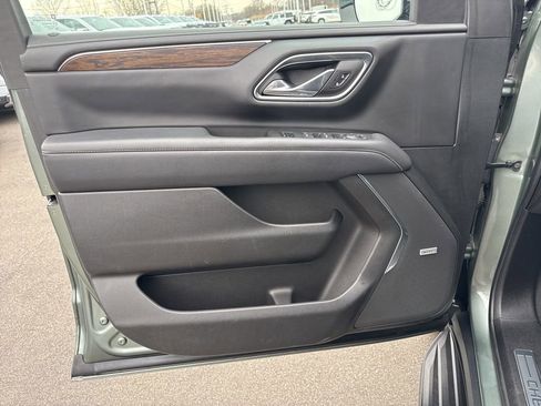 Used 2023 Chevrolet Suburban Premier image 29