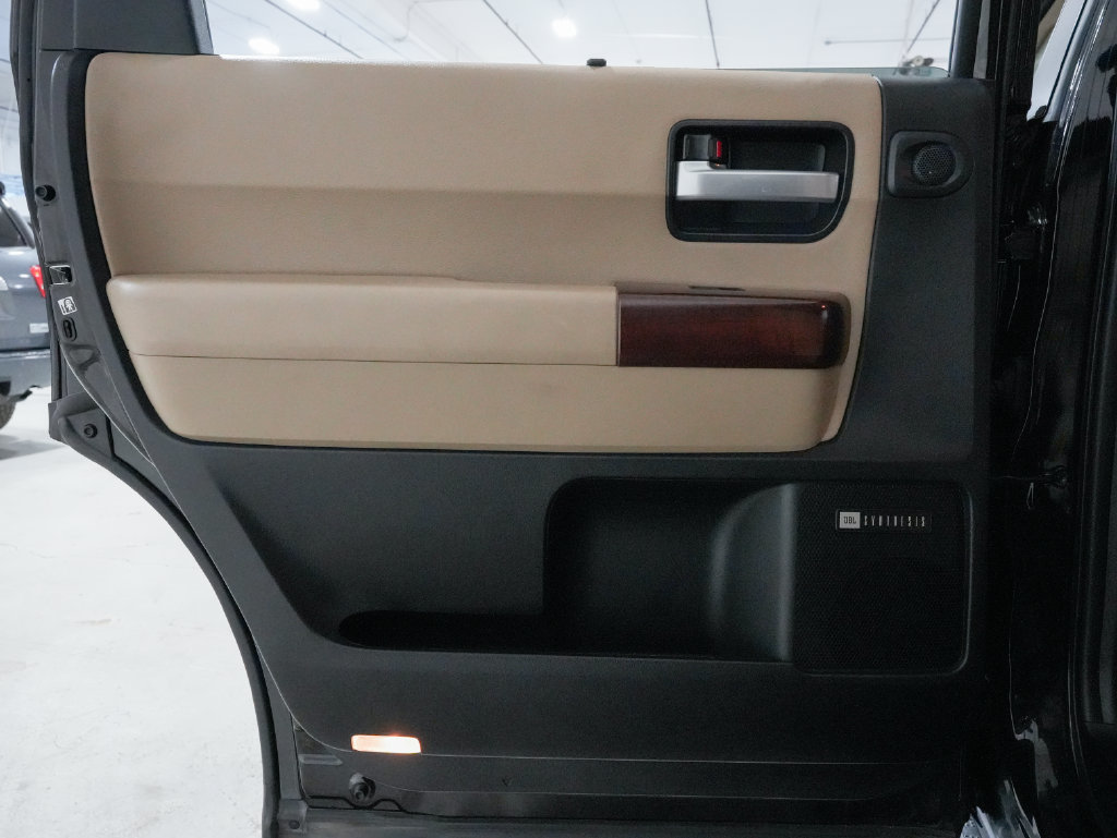 Used 2017 Toyota Sequoia Platinum RWD image 39