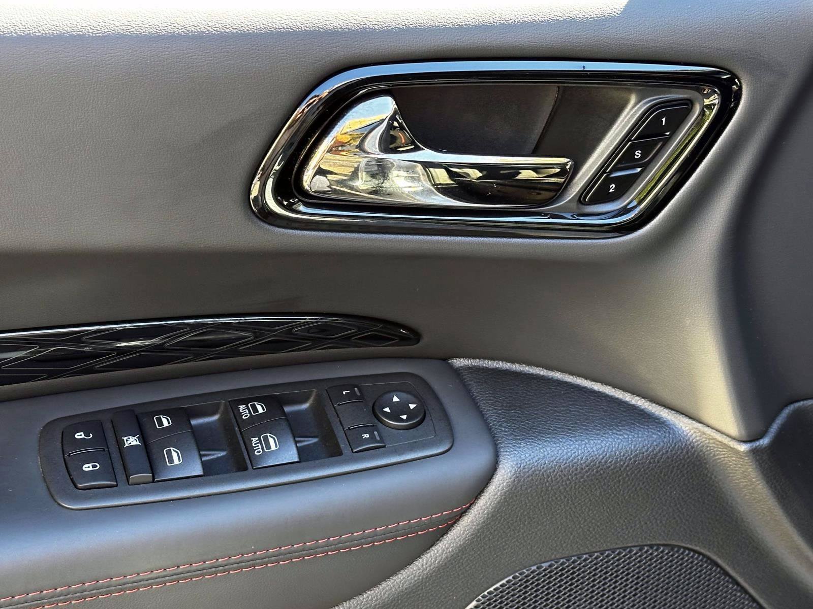 Used 2025 Dodge Durango GT AWD/4WD image 12
