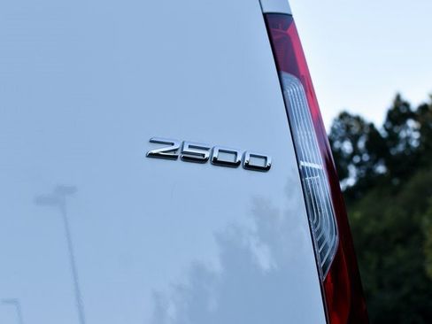 Used 2024 Mercedes-Benz Sprinter 2500 image 9