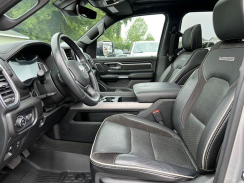 Used 2024 RAM 1500 Laramie AWD/4WD image 3
