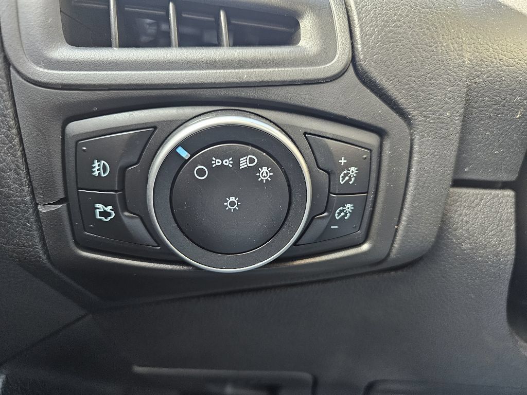 Used 2016 Ford Focus SE w/ Equipment Group 201A FWD image 35