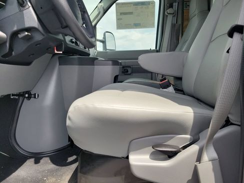 New 2027 Ford E-350 and Econoline 350 Super Duty w/ Power Equipment Group RWD image 14