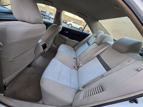 Used 2014 Toyota Camry LE FWD image 15