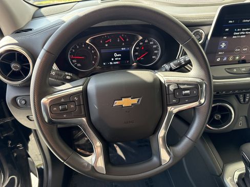 Used 2025 Chevrolet Blazer LT image 17