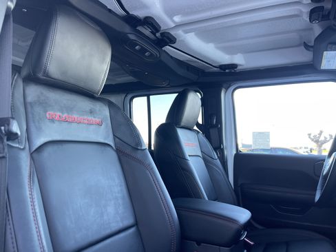 New 2026 Jeep Wrangler Unlimited Rubicon w/ Technology Group image 23