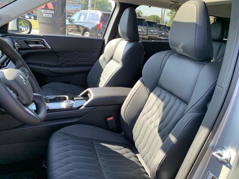 New 2025 Mitsubishi Outlander SEL image 9