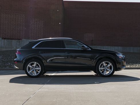 Used 2023 Audi Q8 Premium w/ Convenience Package image 3