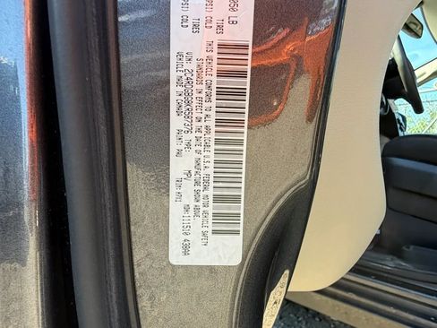 Used 2019 Dodge Grand Caravan SE w/ UConnect Hands-Free Group FWD image 32