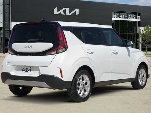 Certified 2024 Kia Soul LX w/ Option Group 015 FWD image 5