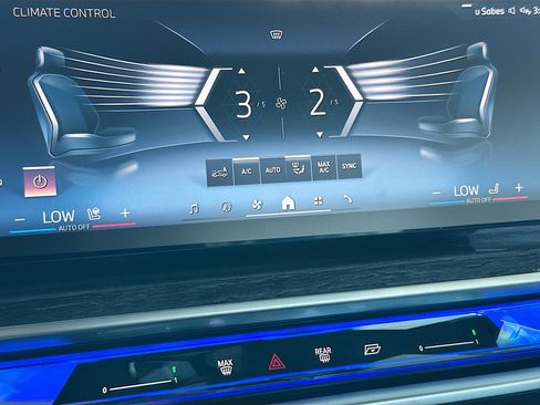 Certified 2025 BMW 760i xDrive image 16