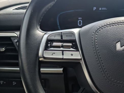 Used 2025 Kia Telluride S FWD image 23