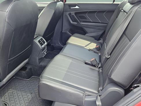 Certified 2024 Volkswagen Tiguan SE R-Line FWD image 9