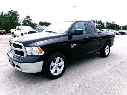 Used 2024 RAM 1500 Classic SLT AWD/4WD image 2