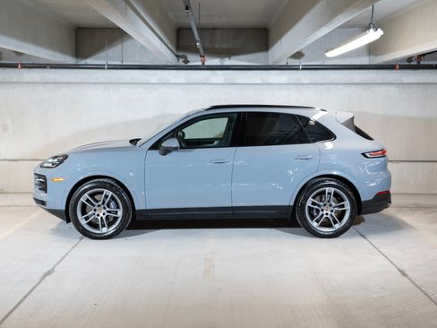 Certified 2026 Porsche Cayenne AWD/4WD image 2