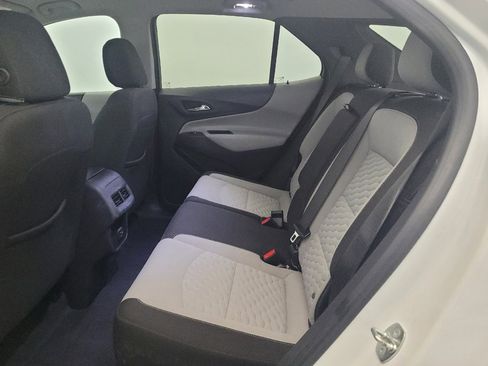Used 2021 Chevrolet Equinox LS w/ LS Convenience Package AWD/4WD image 18