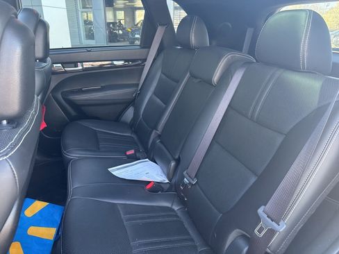 Used 2014 Kia Sorento SX w/ 3rd Row Package image 15
