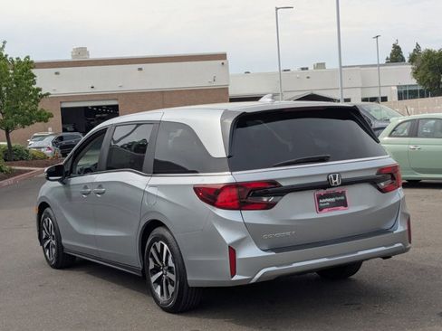 Used 2026 Honda Odyssey EX-L image 8