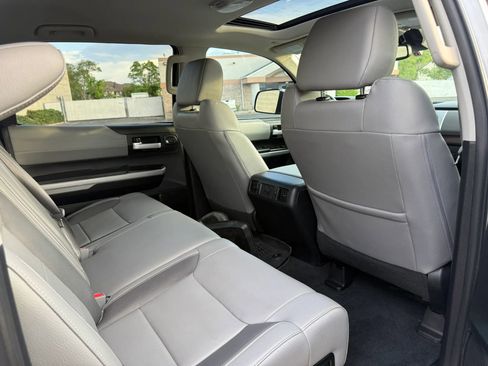 Used 2019 Toyota Tundra Limited w/ Limited Premium Package AWD/4WD image 18