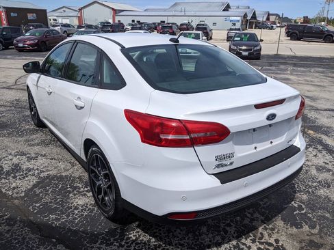 Used 2017 Ford Focus SEL FWD image 5