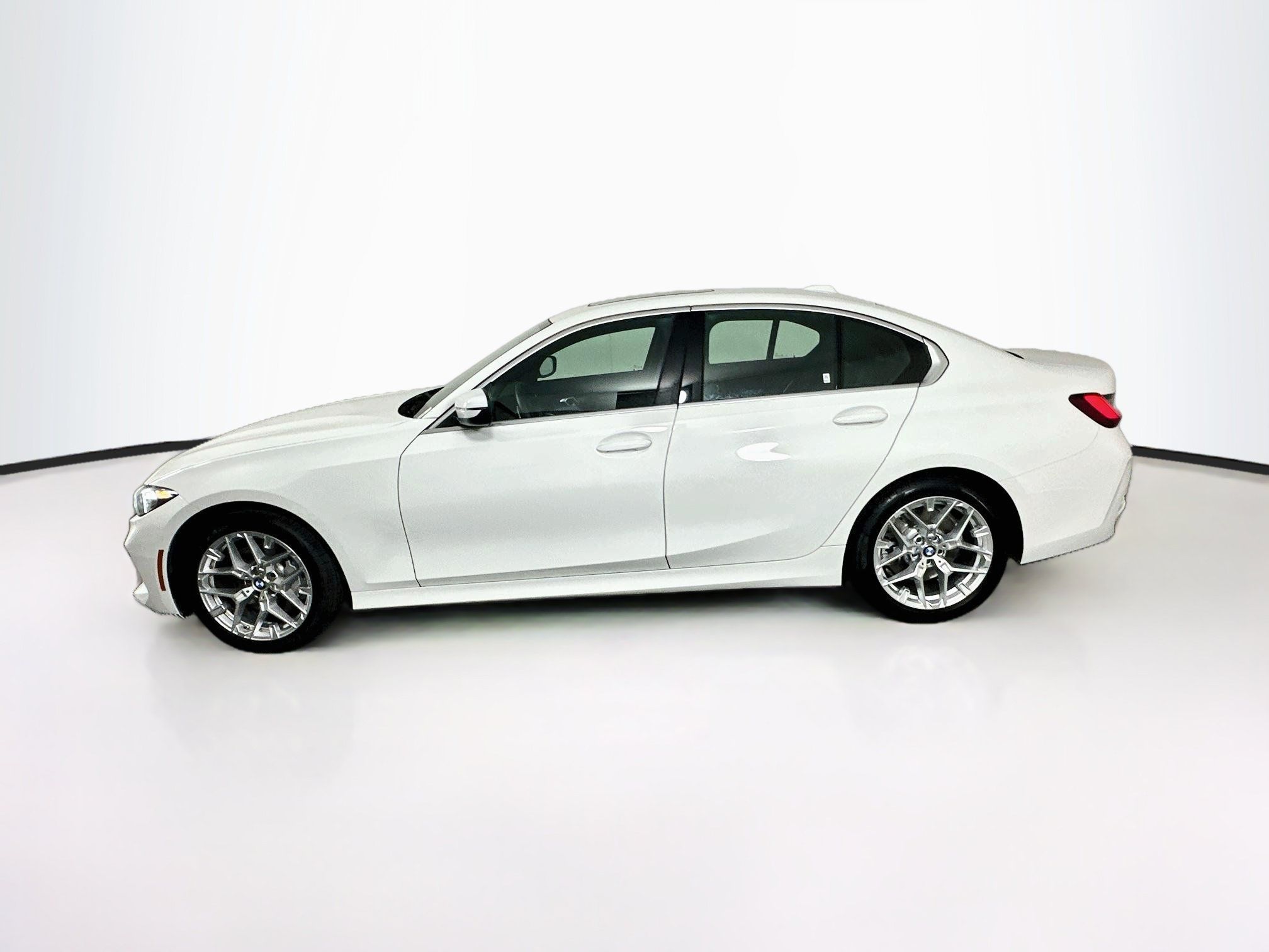 Used 2026 BMW 330i Sedan RWD image 4
