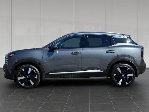 Used 2025 Nissan Kicks SR w/ SR Premium Package AWD/4WD image 2