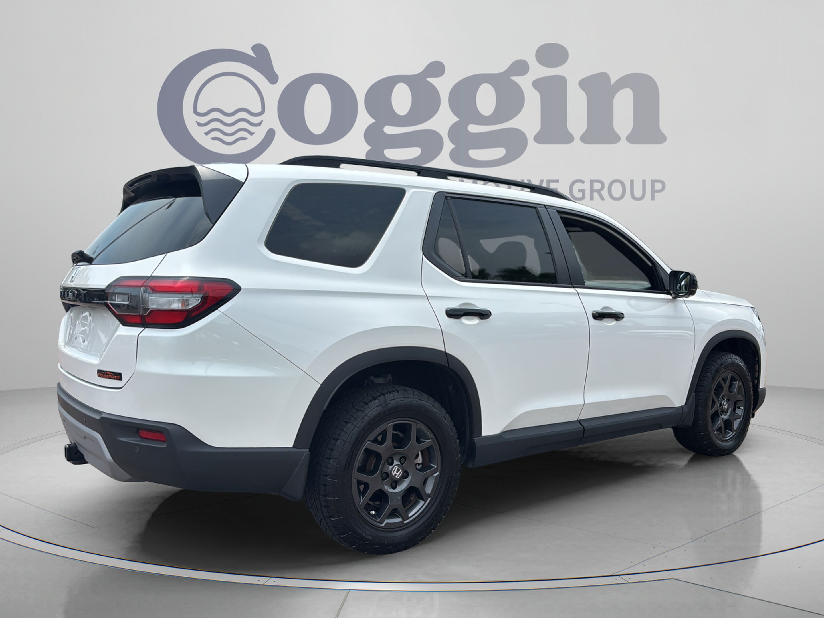 Certified 2025 Honda Pilot TrailSport image 5