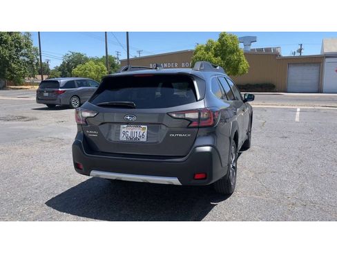 Used 2023 Subaru Outback Limited image 2