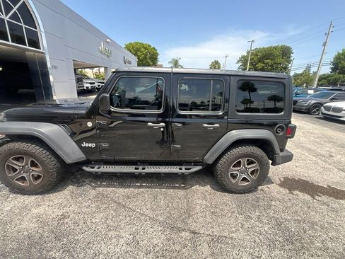 Used 2019 Jeep Wrangler Unlimited Sport S AWD/4WD image 16